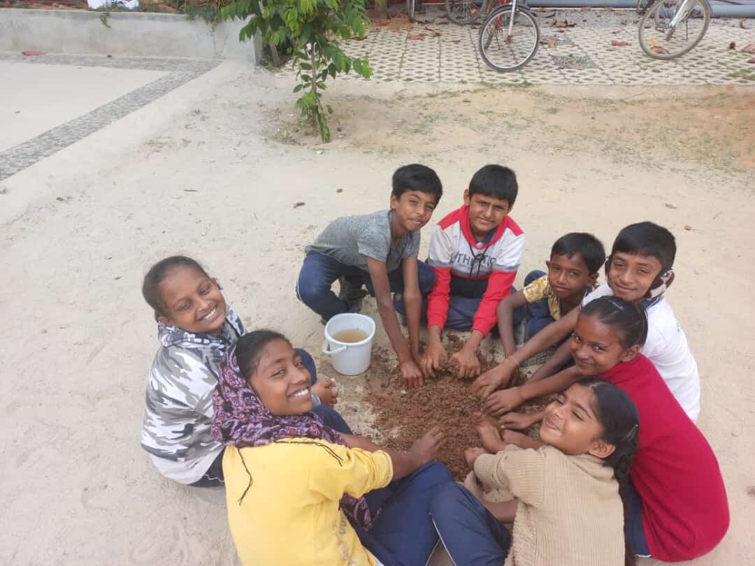 Children working together